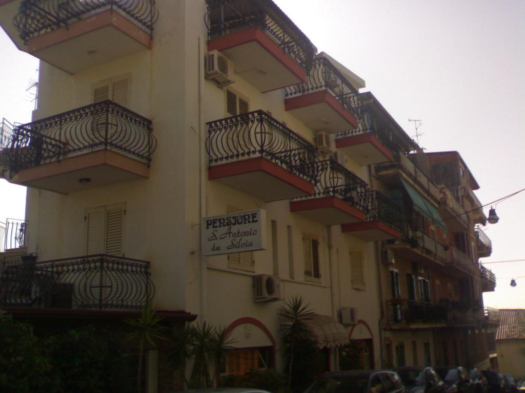 Pensione S. Antonio Ristorante Silvia ฟูร์ชีซิกูโล ภายนอก รูปภาพ